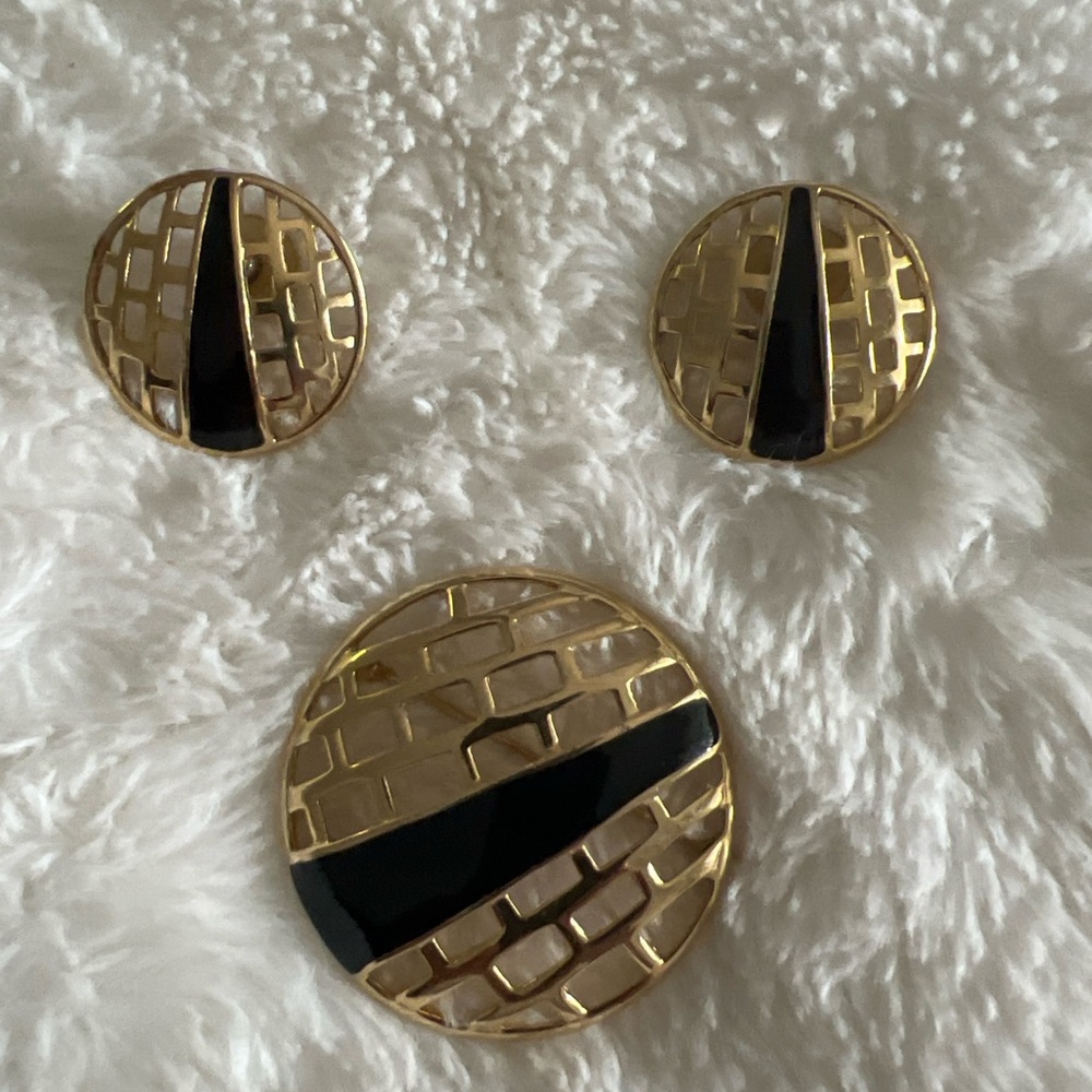 Vintage Monet Gold Black Brooch Earring Set